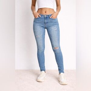 Hollister Super Skinny Distressed Light Wash Jeans Womens 5R W27 L31 Low Rise‎